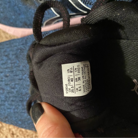 ASICS GT almost new size 8.5 - Picture 3 of 6